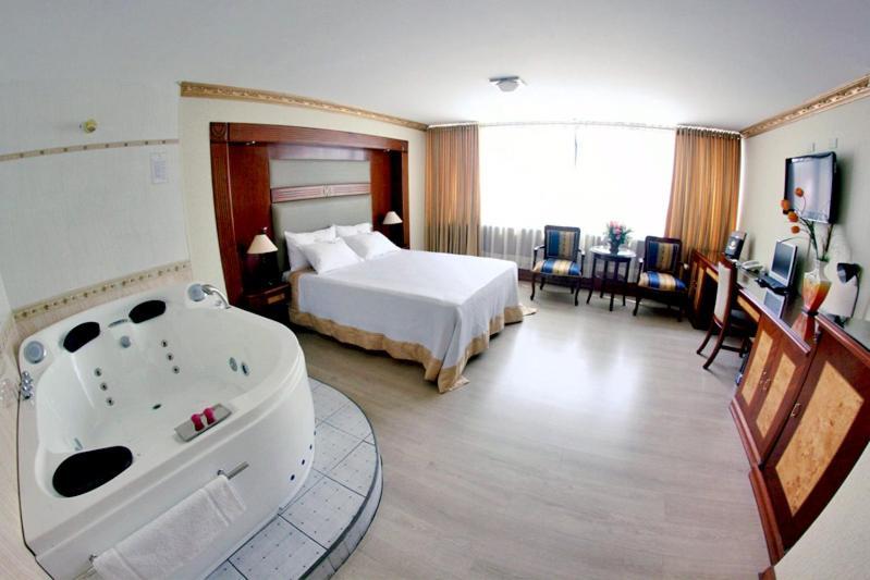 Hotel Oro Inn Лима Екстериор снимка