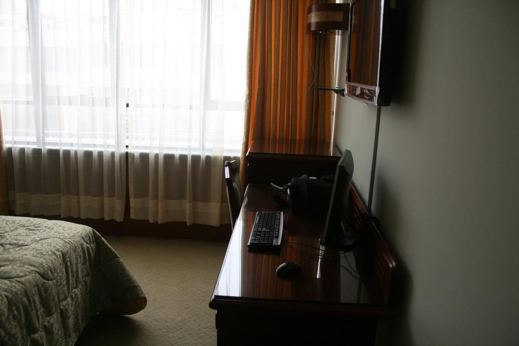 Hotel Oro Inn Лима Стая снимка