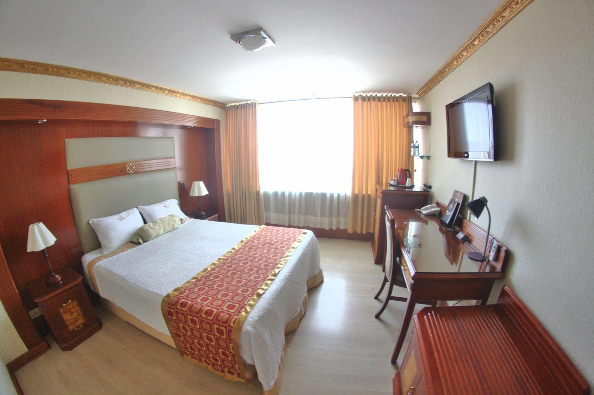 Hotel Oro Inn Лима Екстериор снимка