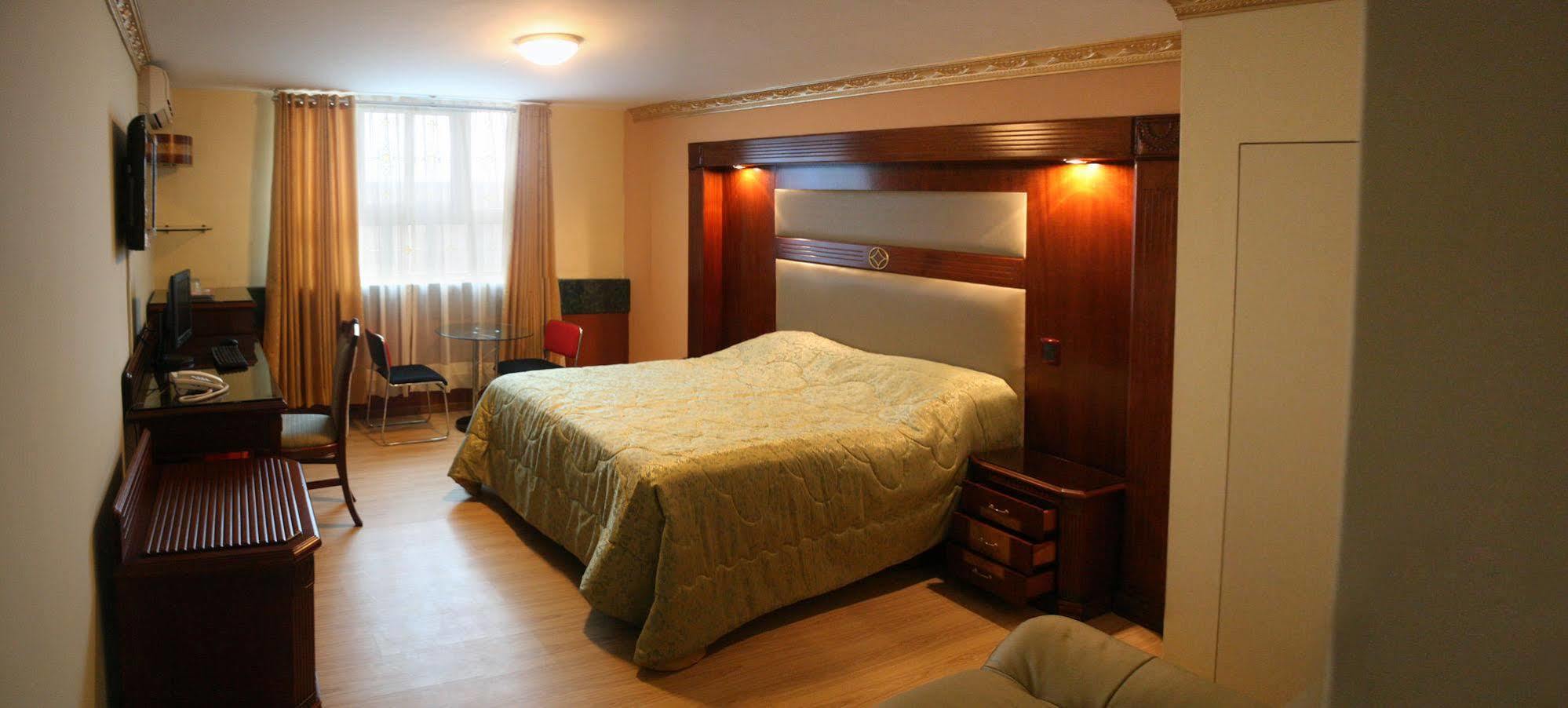 Hotel Oro Inn Лима Екстериор снимка